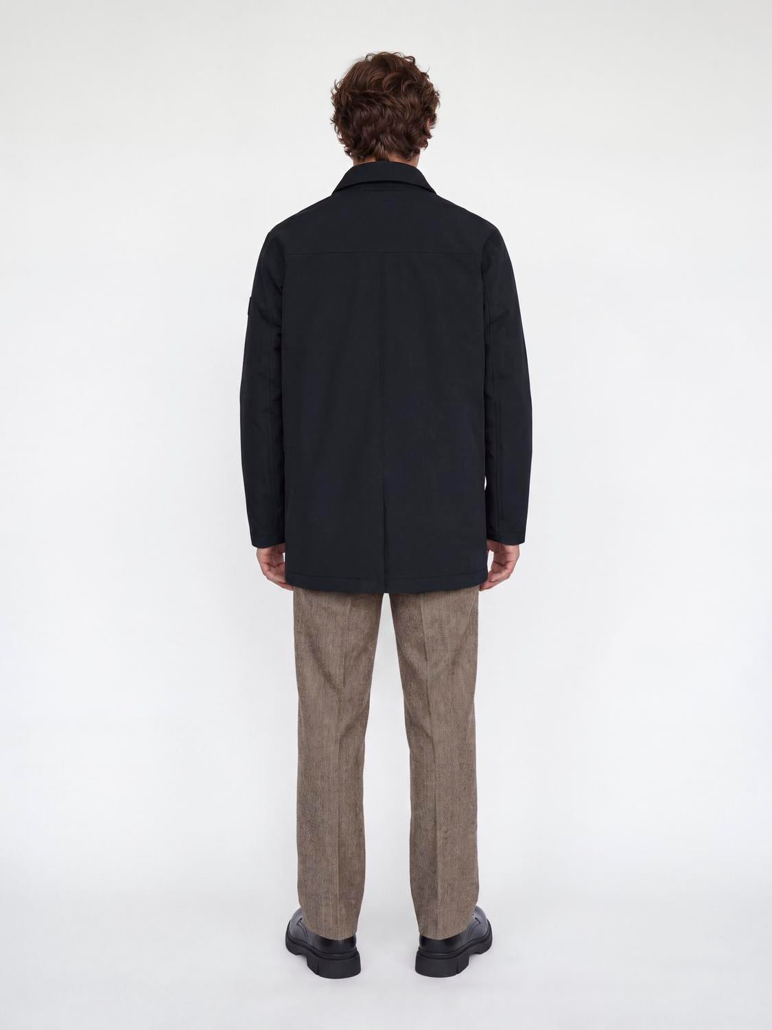 model_shot-back